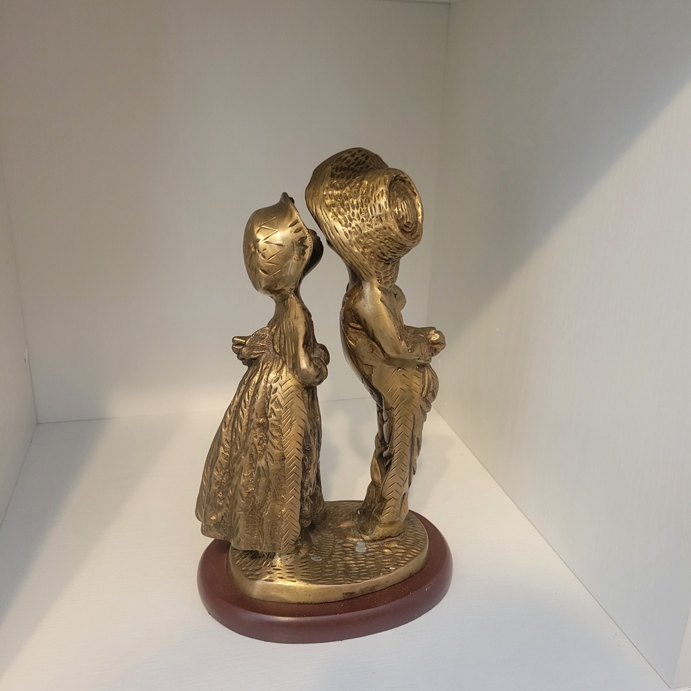 Cute Vintage Heavy Brass Girl Kissing Boy Statue Figurine 9.25” CountryCor Style - Picture 2 of 5